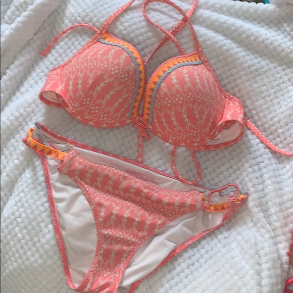 Victoria's Secret Other - Victoria’s Secret Padded Bikini 36 C bottoms m